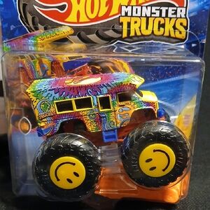 Wreckreational Hot Wheels Monster Truck with Colorful Design 1/64